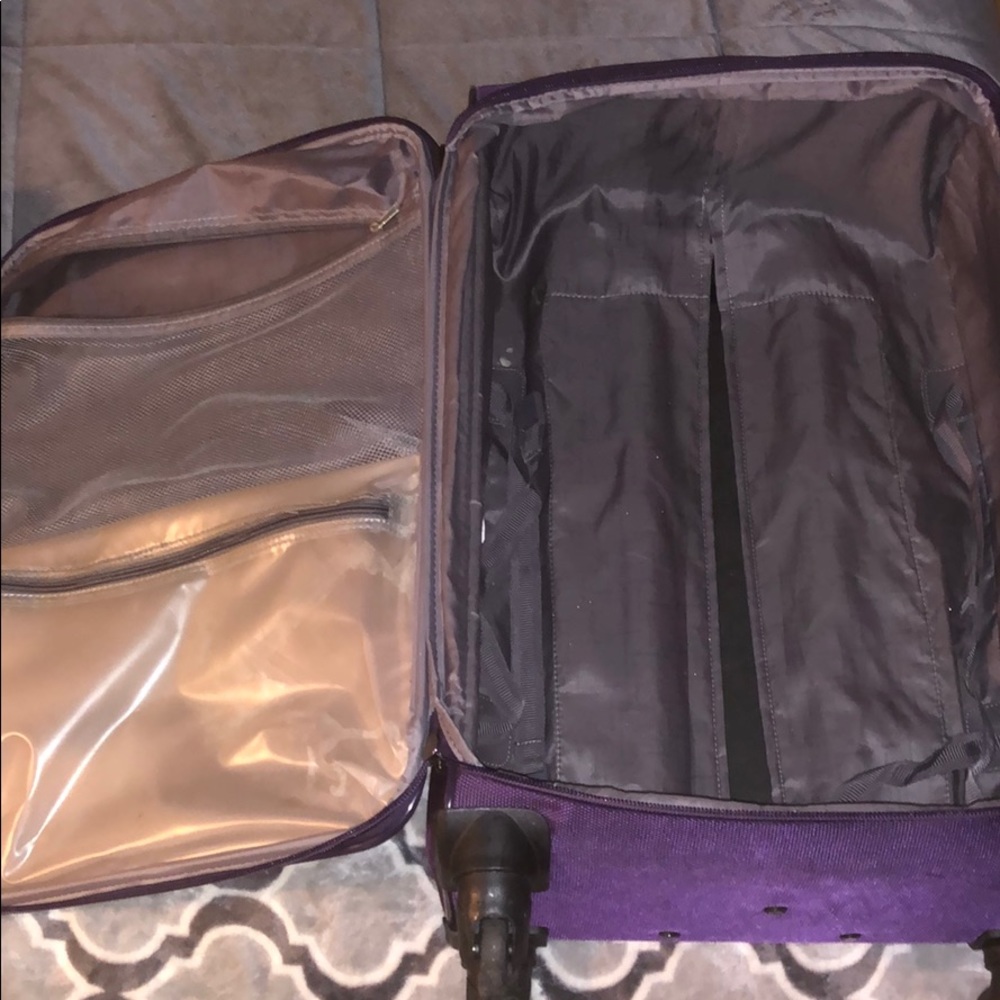 Suit case - Picture 2 of 2